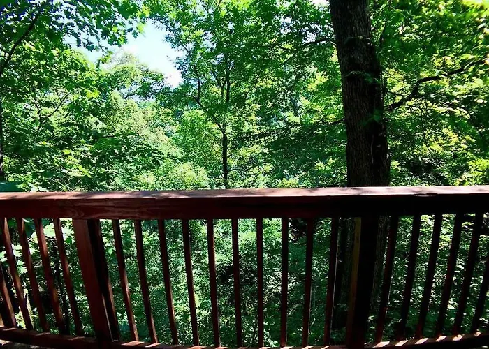 Chateau Treehouse #11 @ Oak Crest Cottages And Treehouses